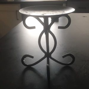 Metal candle holder